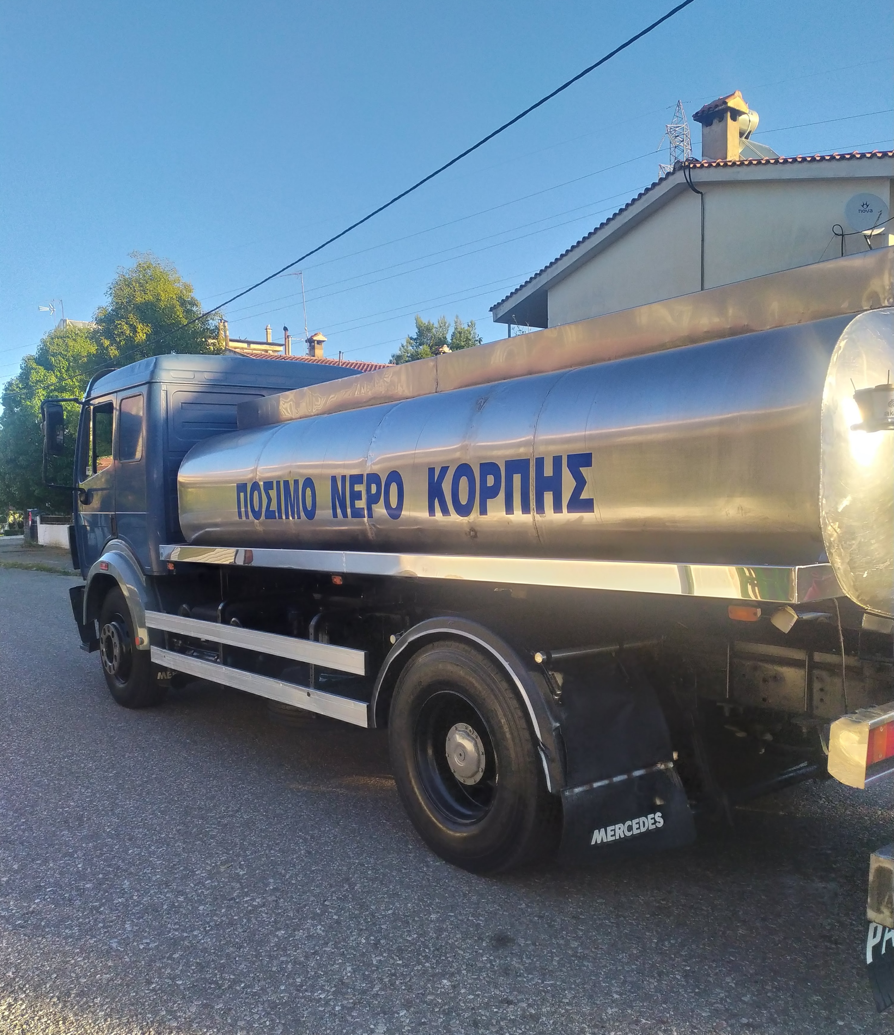 Βυτιοφόρο νερού Νερό Παναγιώτου σε παράδοση